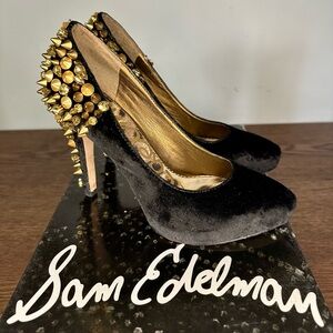 New Sam Edelman Roza Black Velvet Heels with Gold Spikes Size 6.5